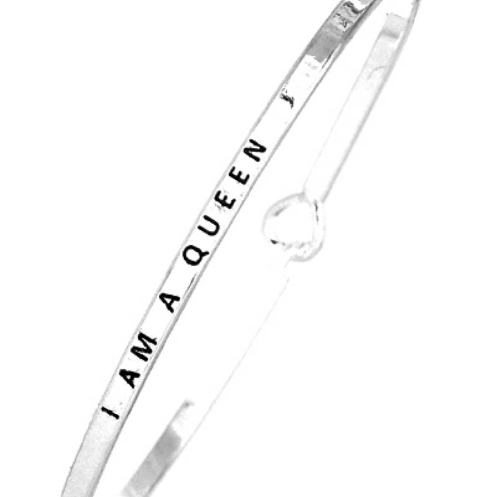 I Am A Queen Message Bracelet